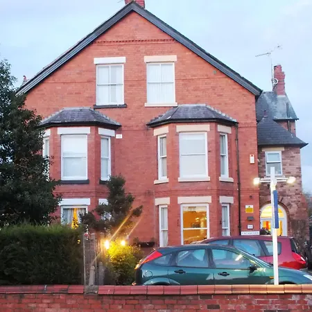 Chester Brooklands Bed & Breakfast-3